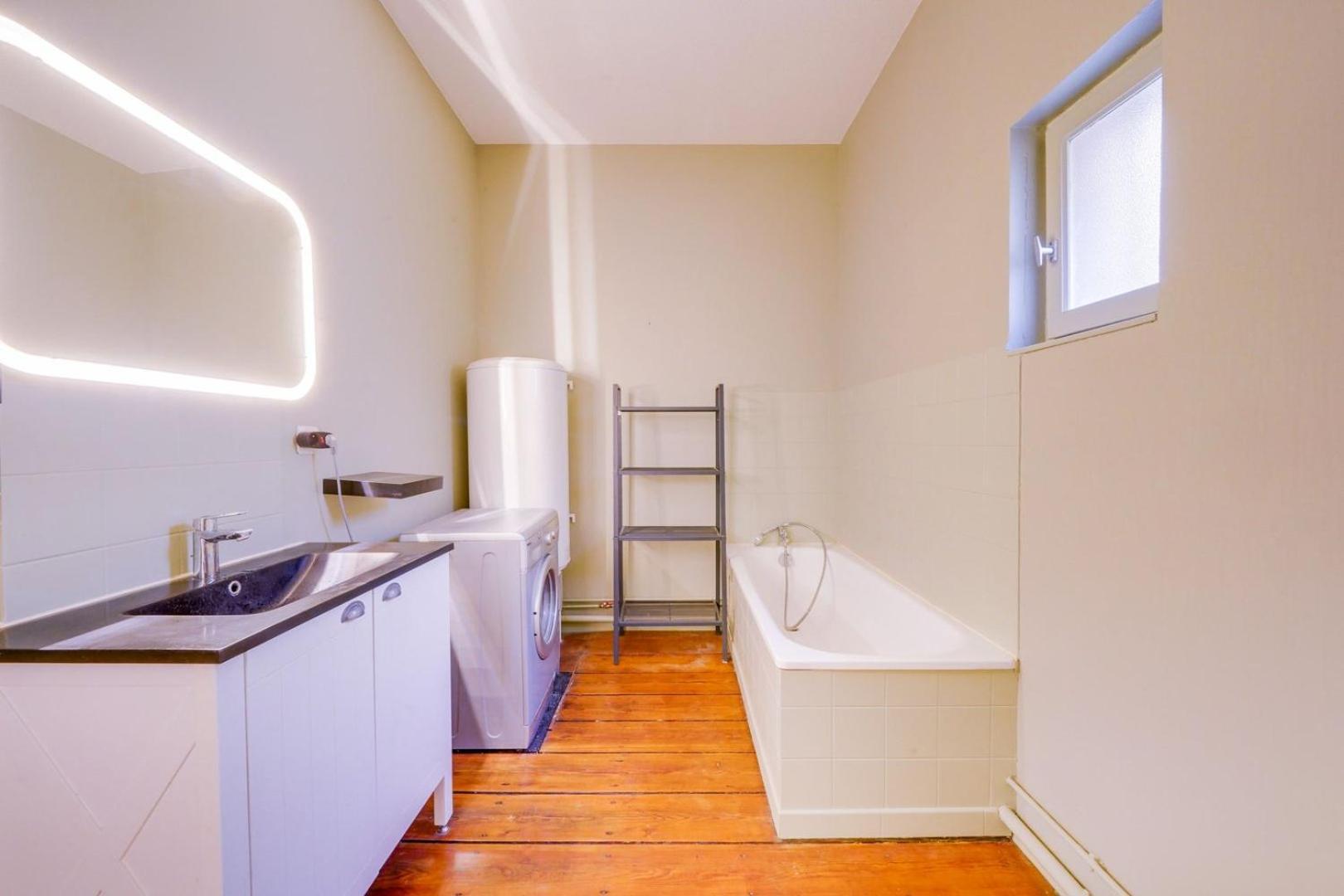 Charming Apartment In The Heart Of บอร์โด ภายนอก รูปภาพ