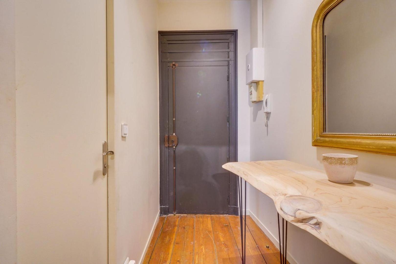 Charming Apartment In The Heart Of บอร์โด ภายนอก รูปภาพ